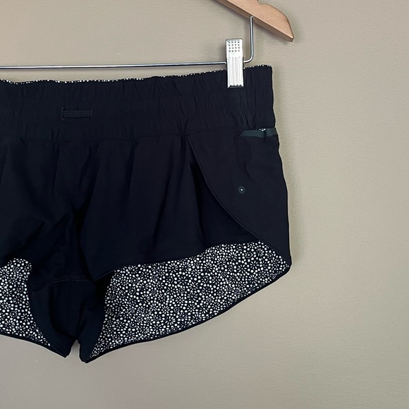 {Lululemon} Surf Short II Reversible in Freckle Flower Black White / Black - 8 - Picture 10 of 12